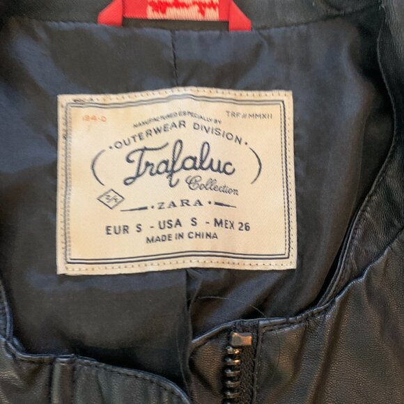 Trafaluc green and black jacket. EUC. Women's size small. - Picture 3 of 5